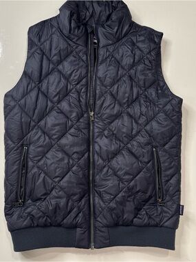 Patagonia Prow Bomber Vest Womens size M Puffer Quilted Insulated A060426